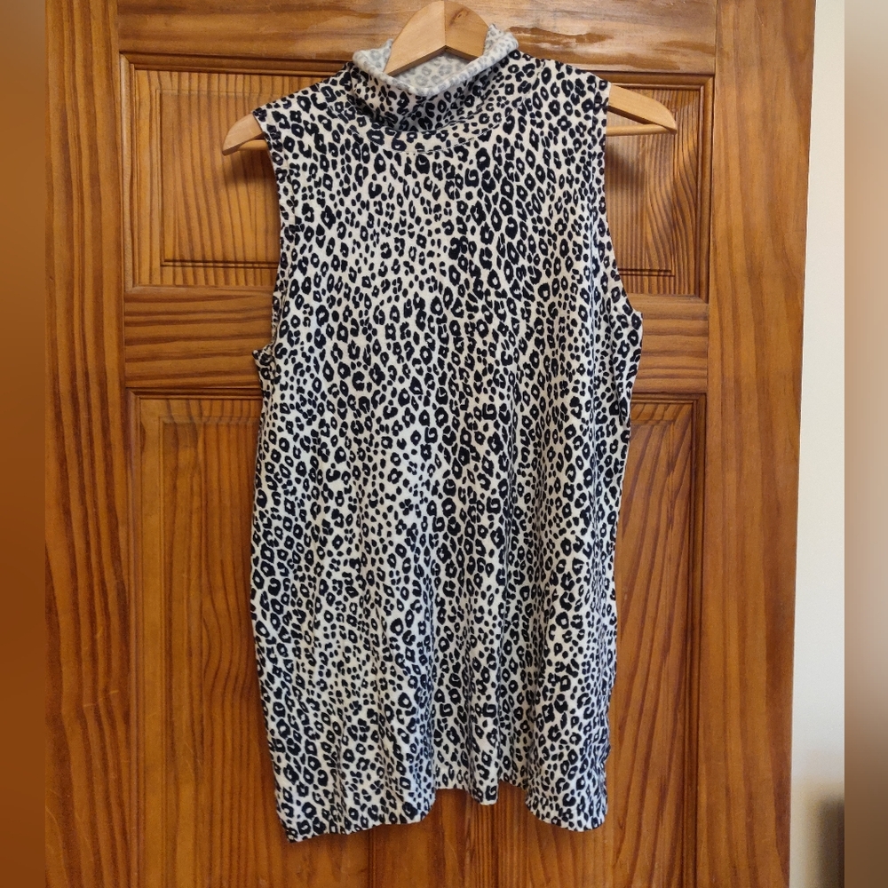 Leopard Print Sleeveless Sweater
